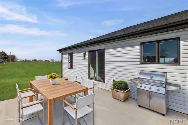 1009 Pennsylvania Avenue, New Baden, IL 62265