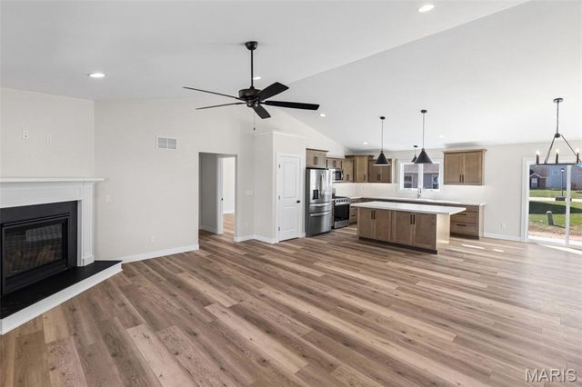 1009 Pennsylvania Avenue, New Baden, IL 62265