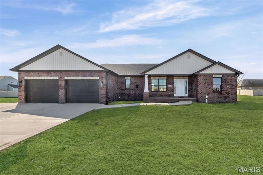 1009 Pennsylvania Avenue, New Baden, IL 62265