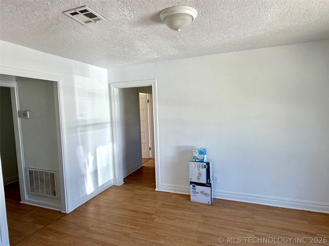 201 N 8th Avenue, Madill, OK 73446