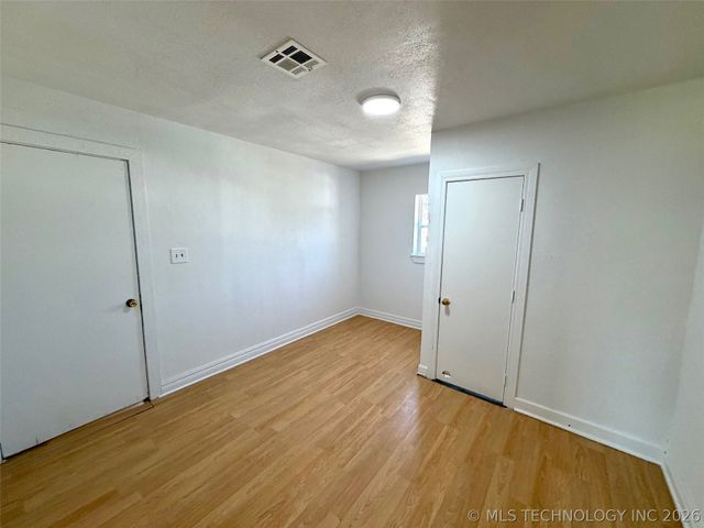 201 N 8th Avenue, Madill, OK 73446