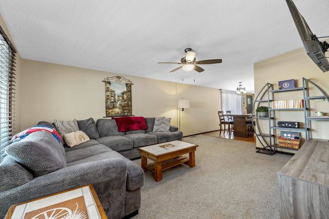 2512 6th St NW, Minot, ND 58703