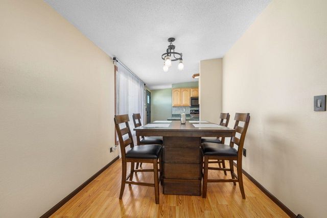 2512 6th St NW, Minot, ND 58703