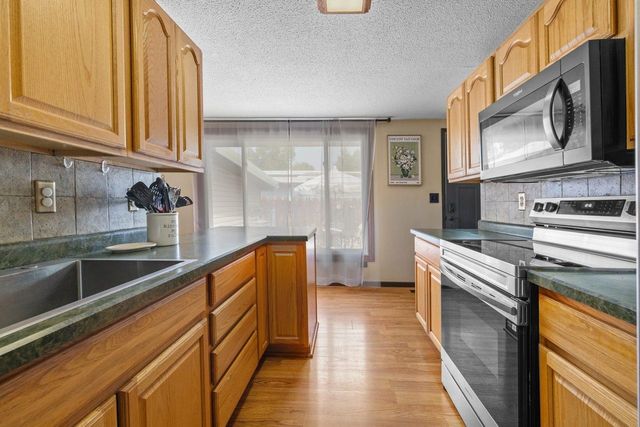 2512 6th St NW, Minot, ND 58703