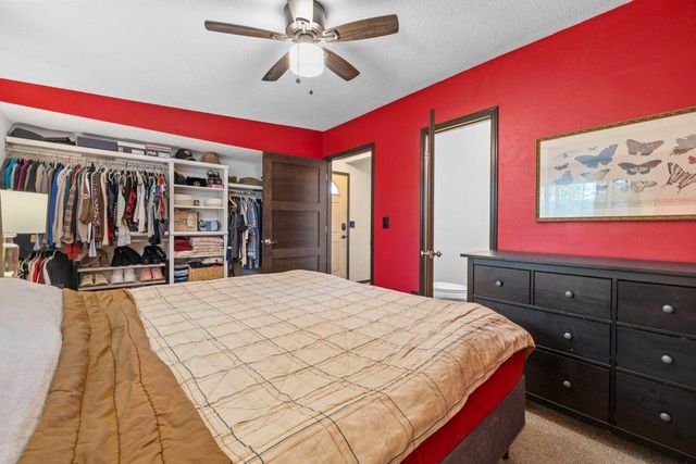 2512 6th St NW, Minot, ND 58703