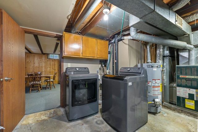 2512 6th St NW, Minot, ND 58703