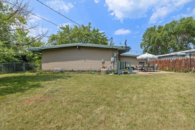 2512 6th St NW, Minot, ND 58703