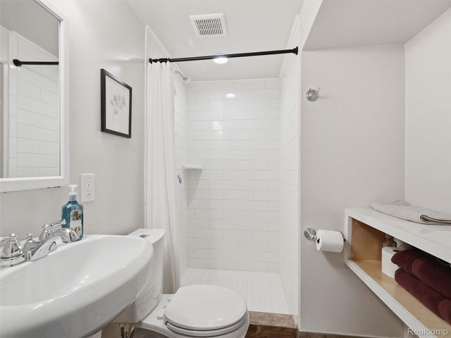 433 Dewey Street, Royal Oak, MI 48067
