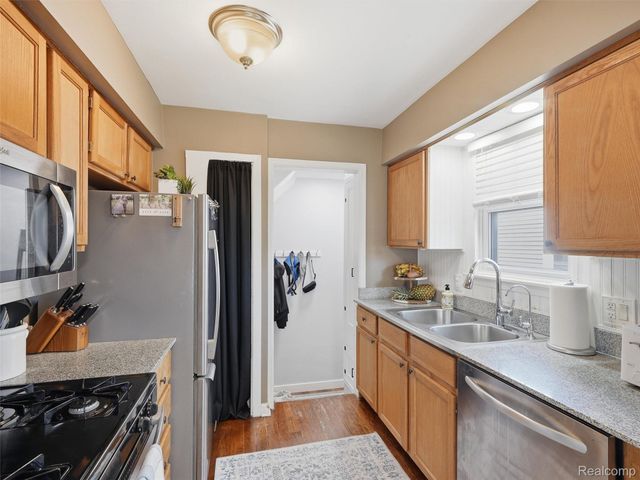 433 Dewey Street, Royal Oak, MI 48067