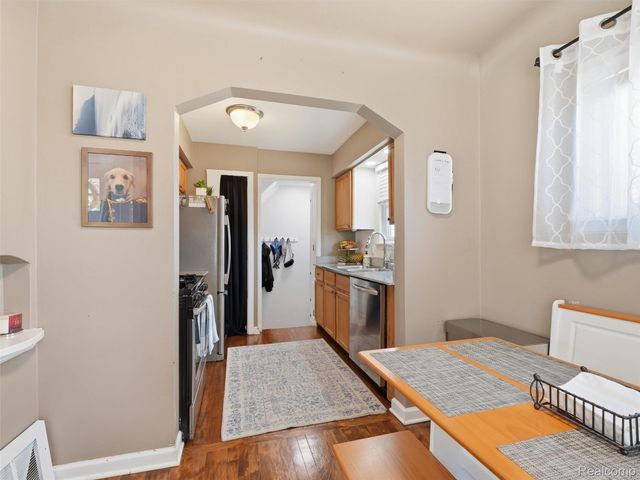 433 Dewey Street, Royal Oak, MI 48067