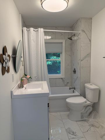 1008 Cooper Avenue, Kalamazoo, MI 49048