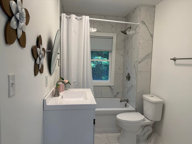 1008 Cooper Avenue, Kalamazoo, MI 49048