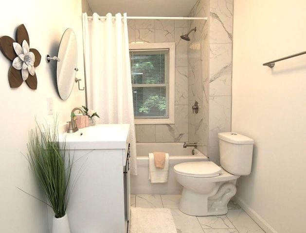 1008 Cooper Avenue, Kalamazoo, MI 49048