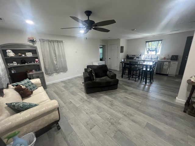 623 Walnut St, Waynesboro, TN 38485