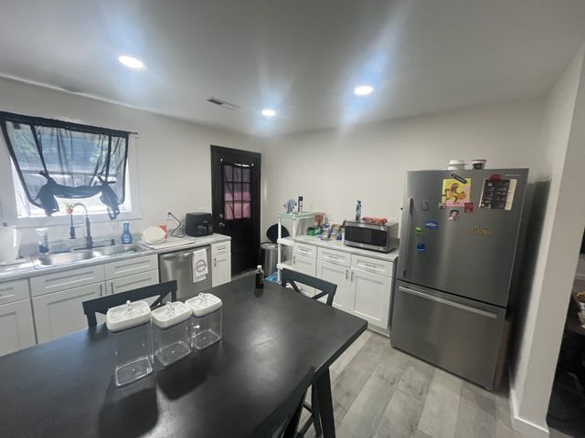 623 Walnut St, Waynesboro, TN 38485