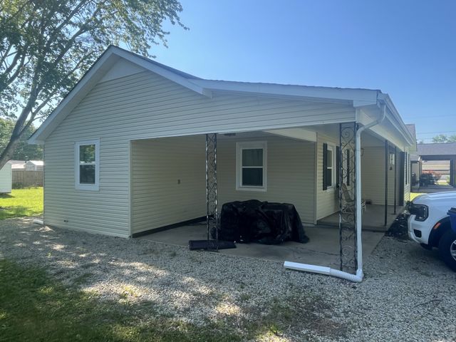 623 Walnut St, Waynesboro, TN 38485