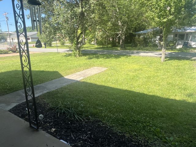 623 Walnut St, Waynesboro, TN 38485
