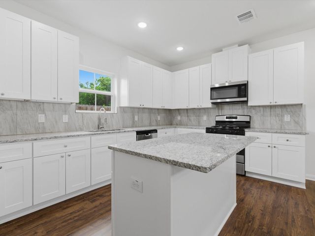 2819 Pine Estate Lane, Houston, TX 77014