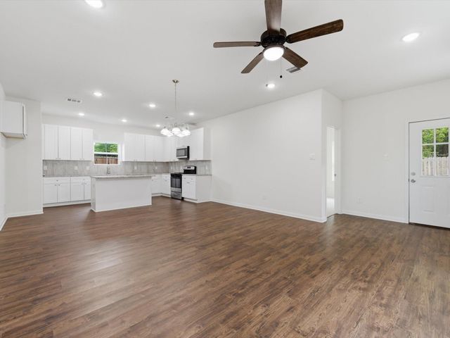2819 Pine Estate Lane, Houston, TX 77014