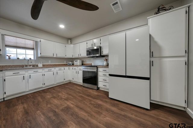 20663 Cr 4129, Lindale, TX 75771