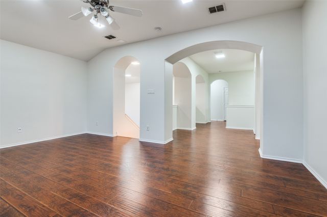 1922 High Meadow Street, Glenn Heights, TX 75154