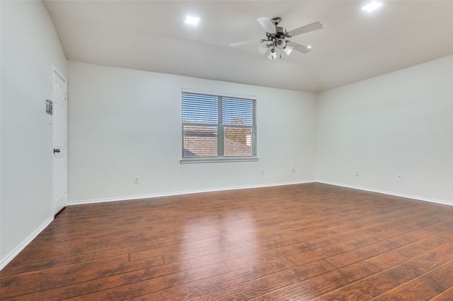 1922 High Meadow Street, Glenn Heights, TX 75154