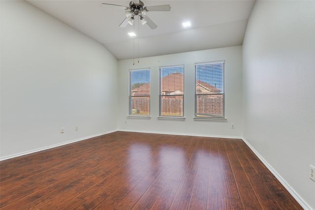 1922 High Meadow Street, Glenn Heights, TX 75154