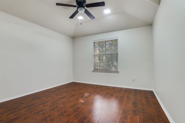 1922 High Meadow Street, Glenn Heights, TX 75154