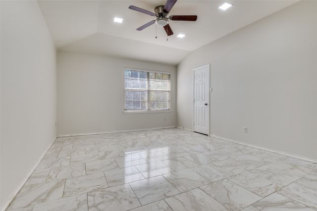 1922 High Meadow Street, Glenn Heights, TX 75154