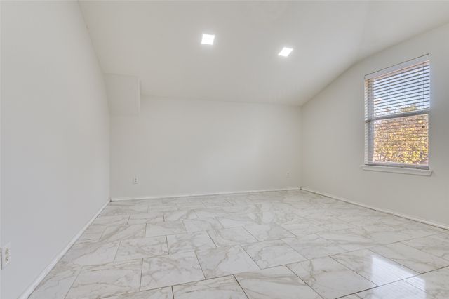 1922 High Meadow Street, Glenn Heights, TX 75154