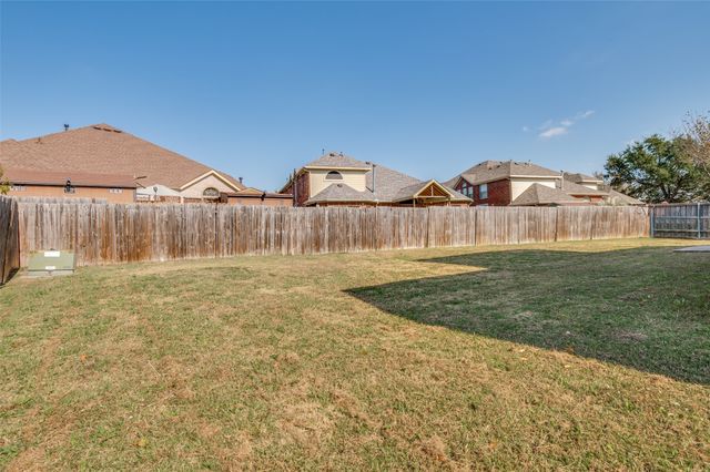 1922 High Meadow Street, Glenn Heights, TX 75154