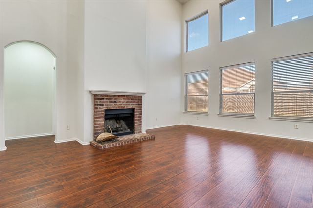 1922 High Meadow Street, Glenn Heights, TX 75154