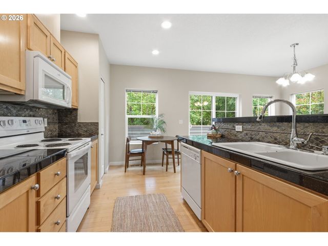 1847 Ne 102ND Ave, Hillsboro, OR 97006