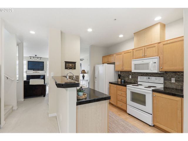 1847 Ne 102ND Ave, Hillsboro, OR 97006