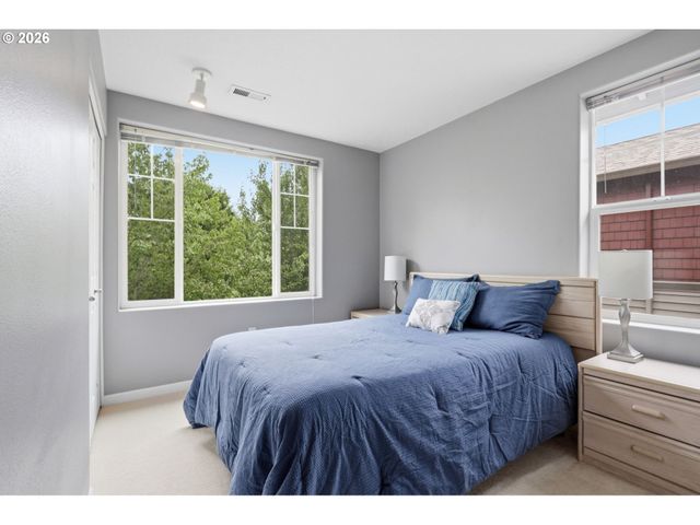 1847 Ne 102ND Ave, Hillsboro, OR 97006