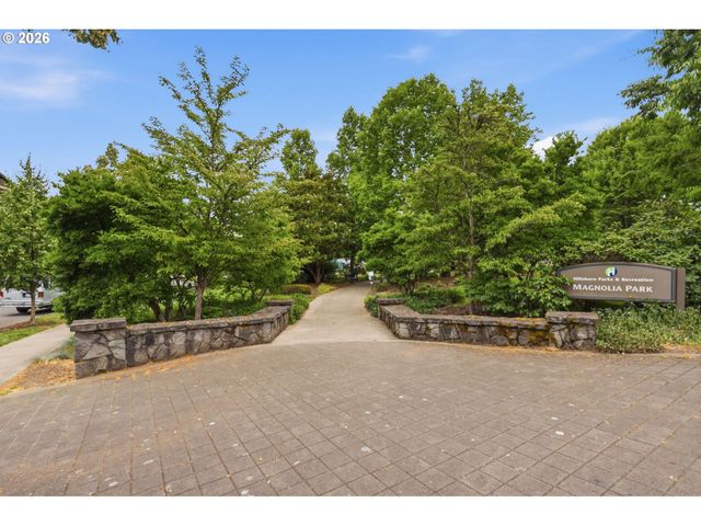 1847 Ne 102ND Ave, Hillsboro, OR 97006