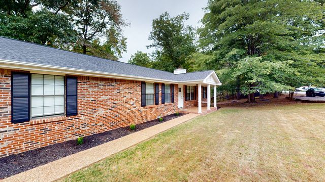 1304 Winding Way Dr, White House, TN 37188