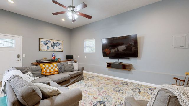 1304 Winding Way Dr, White House, TN 37188