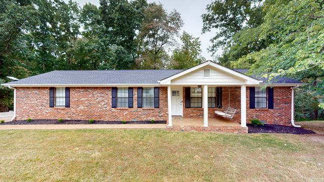 1304 Winding Way Dr, White House, TN 37188