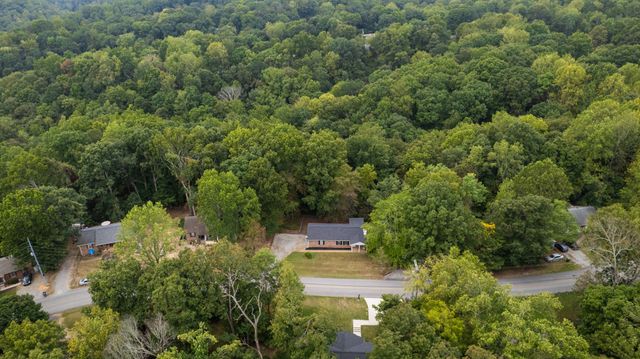 1304 Winding Way Dr, White House, TN 37188