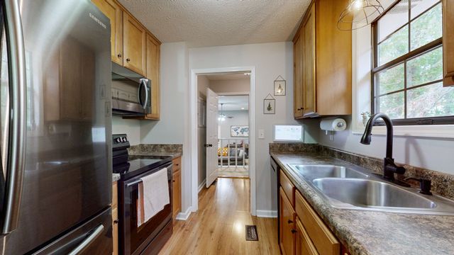 1304 Winding Way Dr, White House, TN 37188