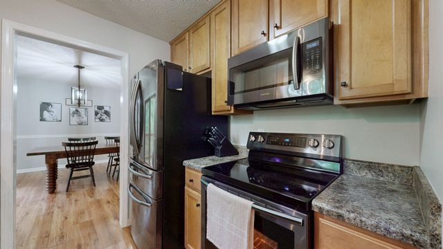 1304 Winding Way Dr, White House, TN 37188