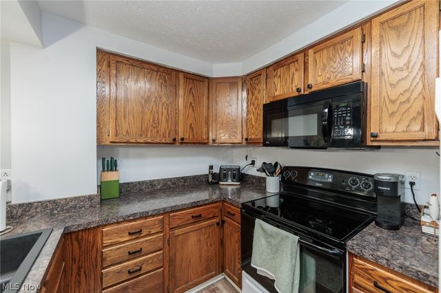 4757 Ledgewood Drive 9-D, Medina, OH 44256