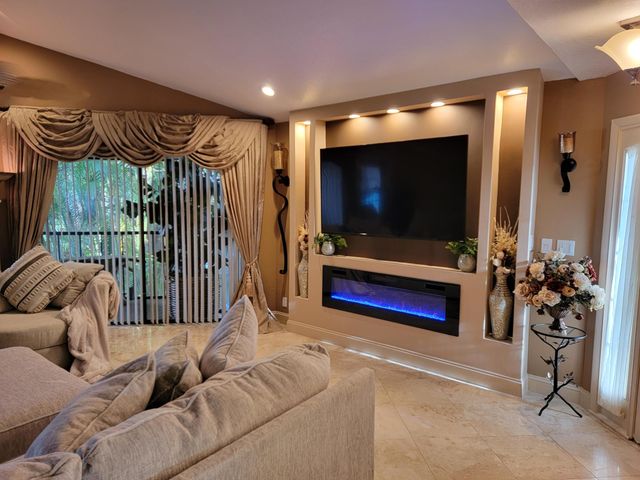 7485 Glendevon Lane 1108, Delray Beach, FL 33446