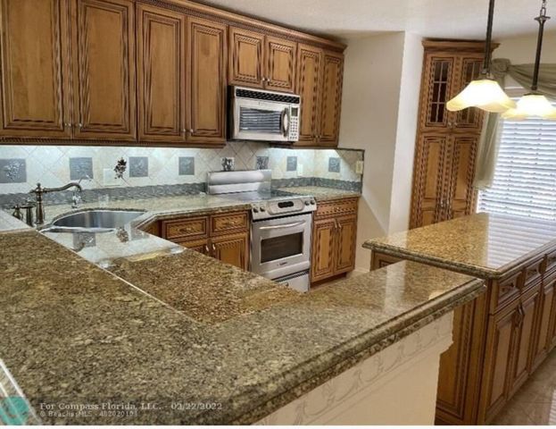 7485 Glendevon Lane 1108, Delray Beach, FL 33446