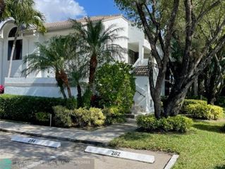 7485 Glendevon Lane 1108, Delray Beach, FL 33446