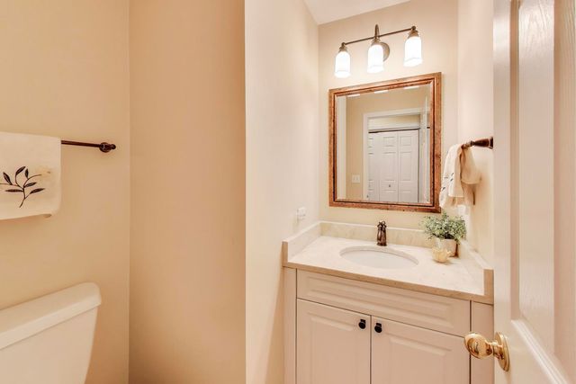 11144 Indian Woods Drive, Indian Head Park, IL 60525