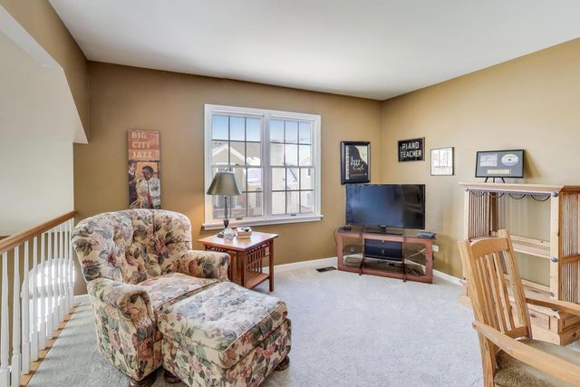 11144 Indian Woods Drive, Indian Head Park, IL 60525