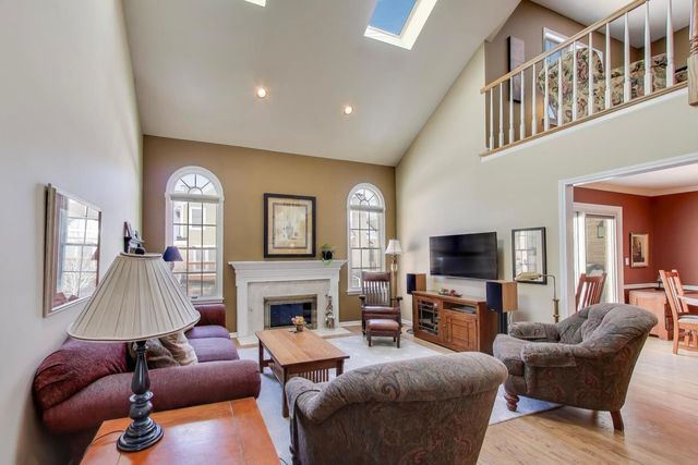 11144 Indian Woods Drive, Indian Head Park, IL 60525