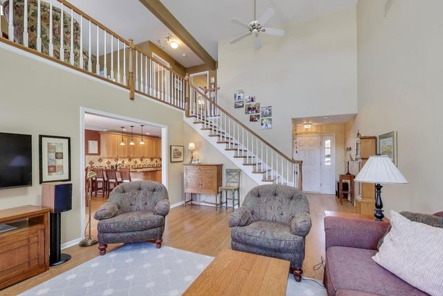 11144 Indian Woods Drive, Indian Head Park, IL 60525